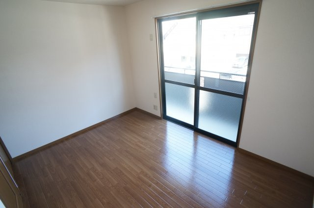 宝塚サニーコートの洋室|参考、同建物・同間取りの号室