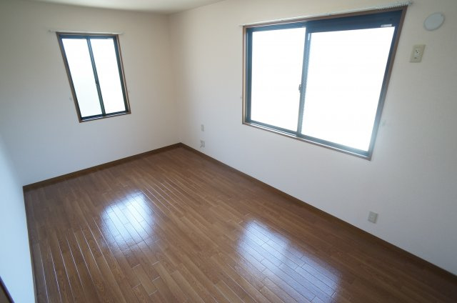 宝塚サニーコートの洋室|参考、同建物・同間取りの号室