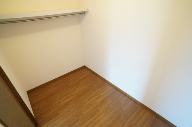 宝塚サニーコートの収納|ウォークインクローゼットです
参考、同建物・同間取りの号室