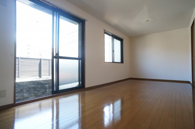 宝塚サニーコートの居間・リビング|参考、同建物・同間取りの号室