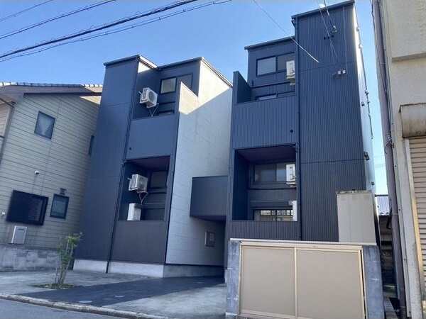 SARAのエントランス