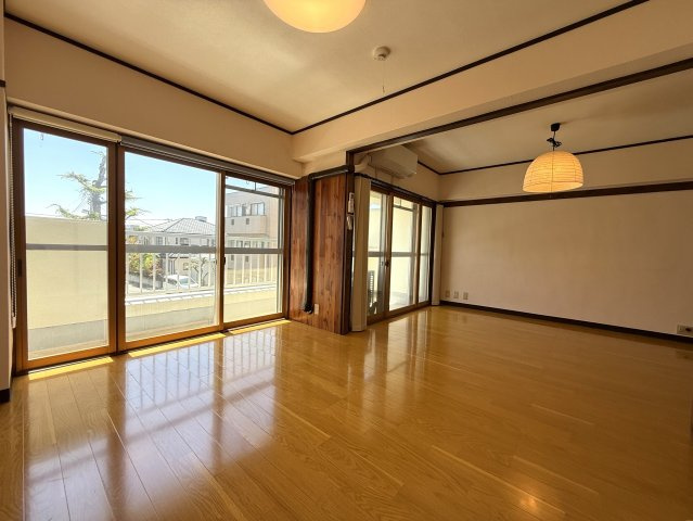 関屋ハイツの洋室