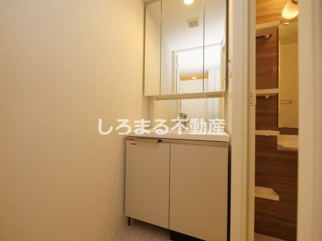 コンフォリア・リヴ大阪本町の洗面所