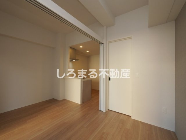 コンフォリア・リヴ大阪本町の洋室