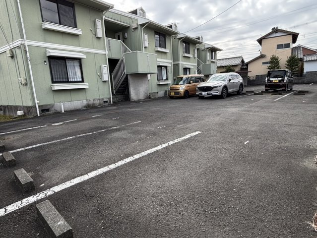 セジュール青島の駐車場