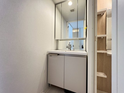 【独立洗面台】 | コンフォリア・リヴ大阪本町