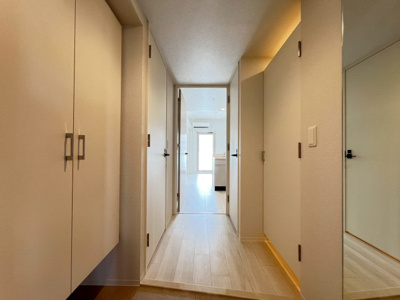 【玄関】 | コンフォリア・リヴ大阪本町