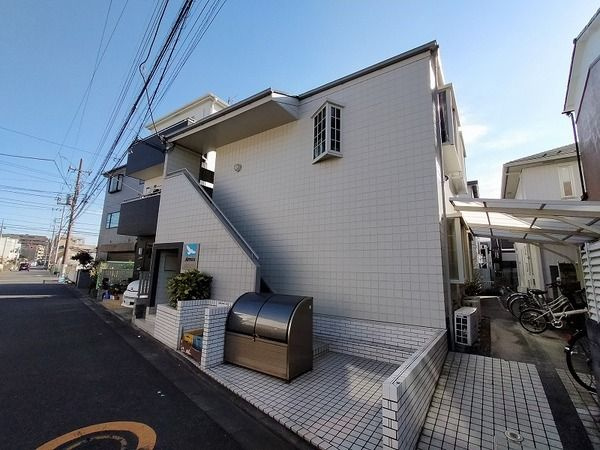 リバーサイドホワイトハウスの外観