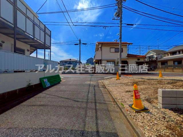 杉並区上高井戸1丁目 京王線 芦花公園駅 新築戸建ての前面道路含む現地写真