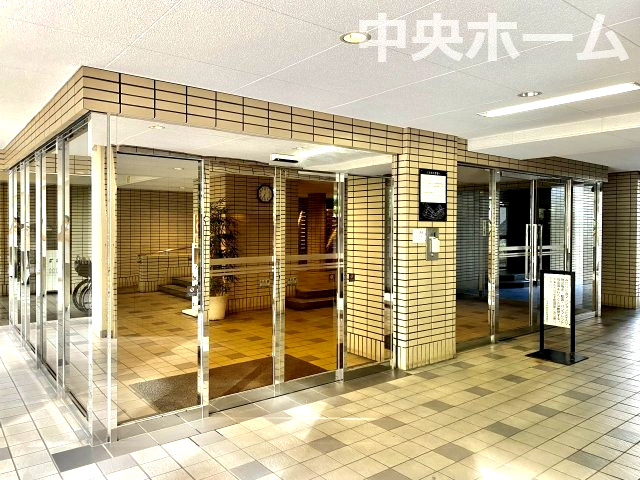 ルネ門前仲町の受付|【オートロック】オートロックシステムでセキュリティ充実。当たり前ですが、安全で安心して暮らすのって大事ですよね。お探しのご条件でオートロック付きの物件を探す方も多いですがやはりセキュリティは大事です。