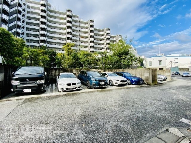 ルネ門前仲町の駐車場|【敷地内駐車場】最新の空き状況や費用などの詳細は担当スタッフまでお問い合わせください。
