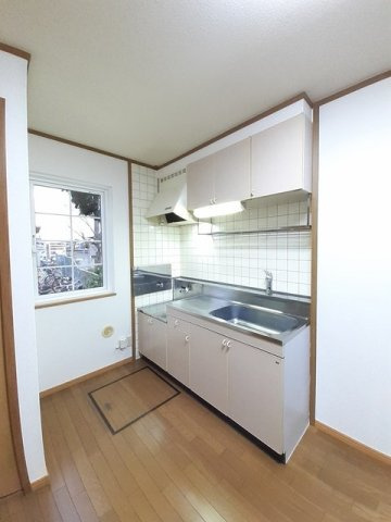 シャンゼリゼ弐番館のキッチン|キッチンでお料理をお楽しみください