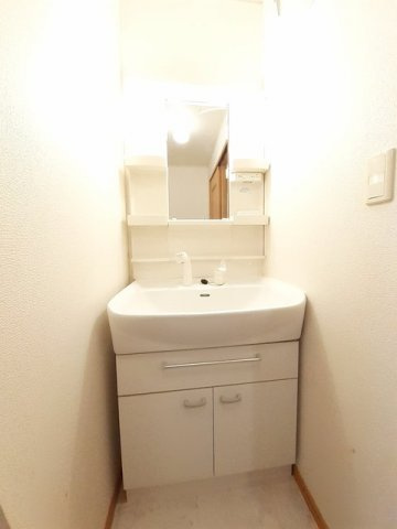 サニーサイドＵＰの洗面所|忙しい朝には欠かせない洗面所です