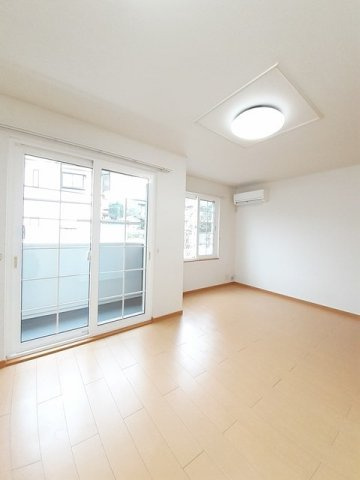 サニーサイドＵＰの居間・リビング|使いやすいリビングです