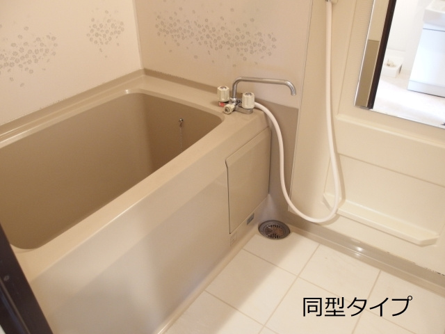 スリーエイト北町の浴室