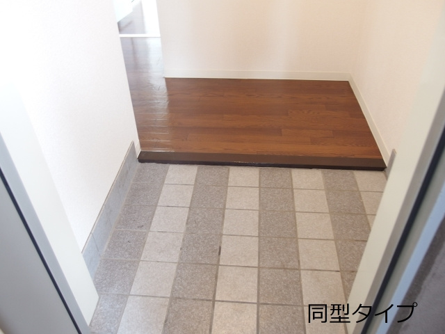 スリーエイト北町の玄関