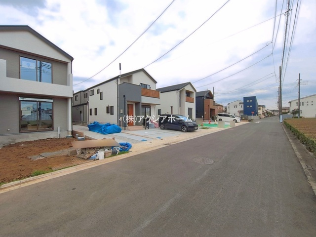 所沢市東狭山ケ丘3丁目・全15棟　新築一戸建　6号棟の前面道路含む現地写真|2026年6月24日撮影