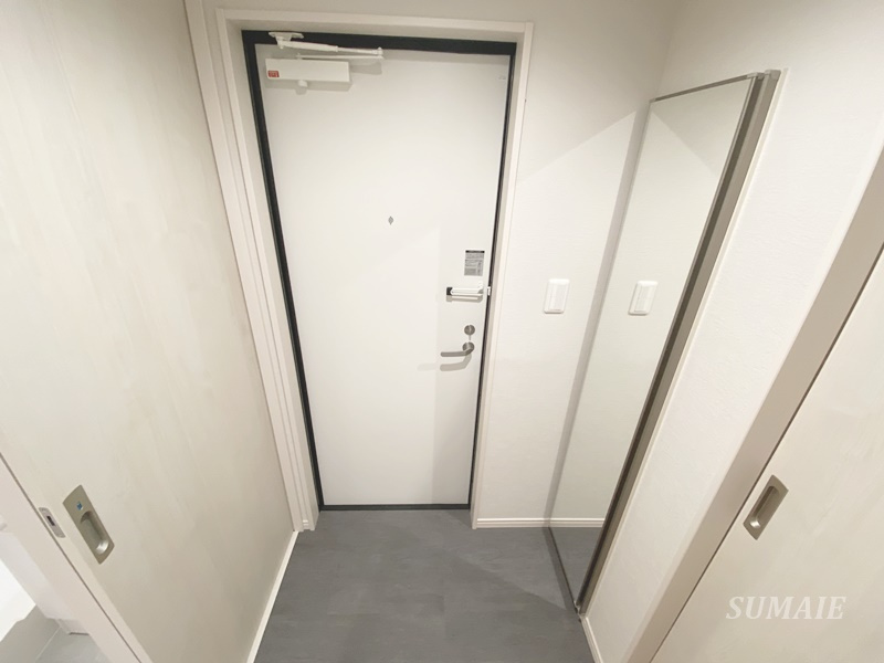 rh Nishiomiyaの玄関|姿見付きの玄関☆