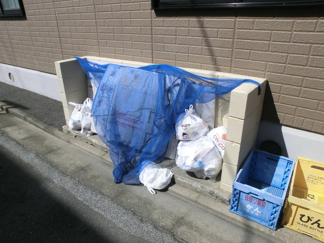 メゾンベールのその他共用部分|便利な敷地内ゴミ置き場。