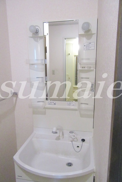 メゾンベールの洗面所|独立洗面台です。