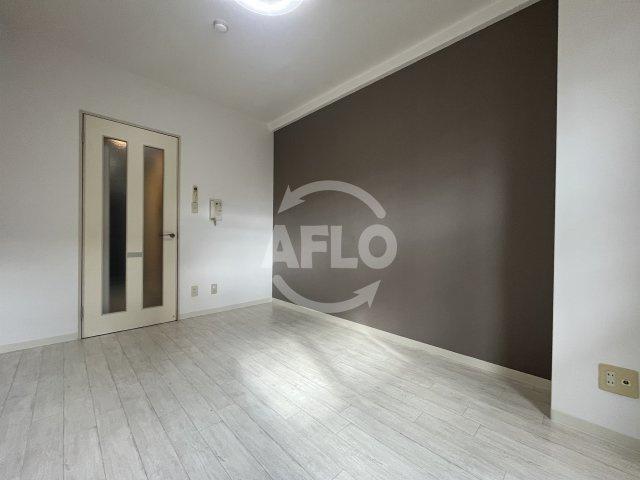 リアライズ西淡路の内装|リアライズ西淡路　リビング