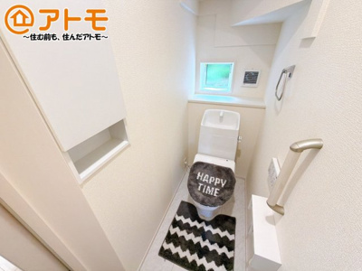 【トイレ】 | 伊豆の国市中條　新築一戸建て　全1棟 | 窓があり換気もすぐにできる、清潔感のあるトイレです♪
