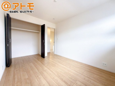【子供部屋】 | 伊豆の国市中條　新築一戸建て　全1棟 | 広々使える収納付きの洋室です♪