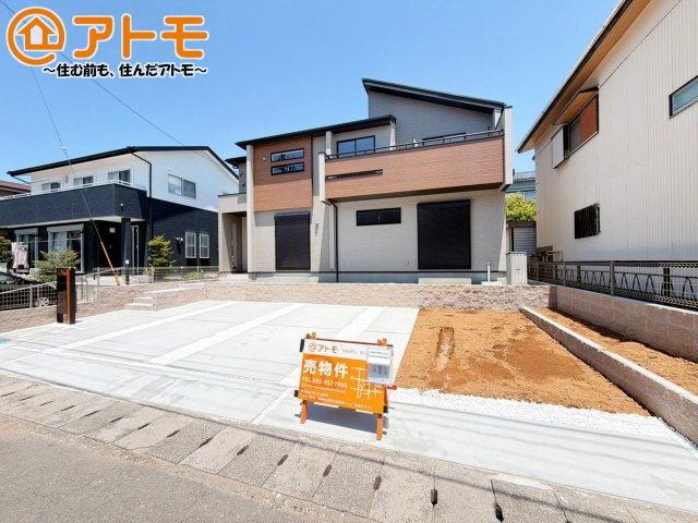 【駐車場】 | 伊豆の国市中條　新築一戸建て　全1棟 | ゆったりスペースで、駐車も楽ちん♪