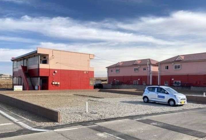 リーブルガーデンＳ第２前橋女屋　1号棟の前面道路含む現地写真|前面道路も広々していて開放的な立地です♪