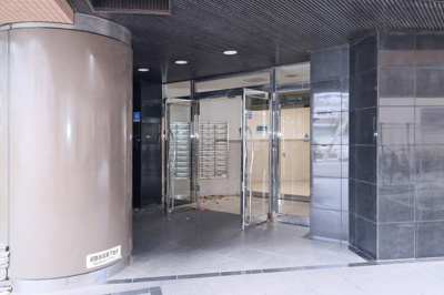 【エントランス】 | クレタ県庁前