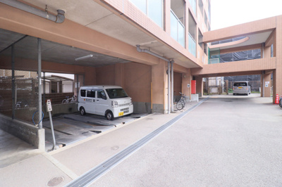 【駐車場】 | クレタ県庁前