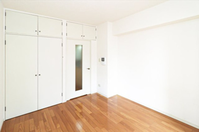 【居間・リビング】 | クレタ県庁前