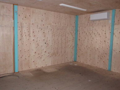 港北区新⽻町１９２坪の内装