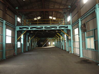 港北区新⽻町１９２坪の内装