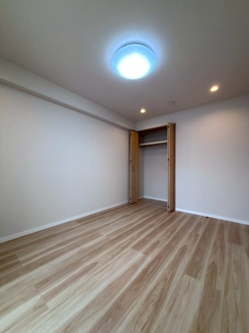 ラポール大通東の洋室