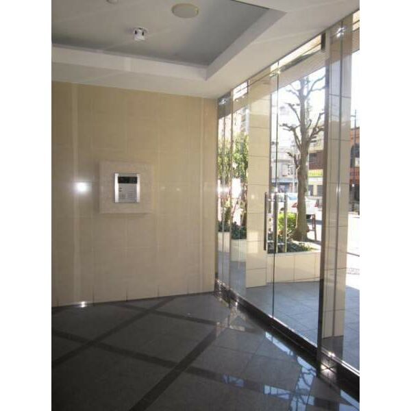 Latour OZAWAのエントランス