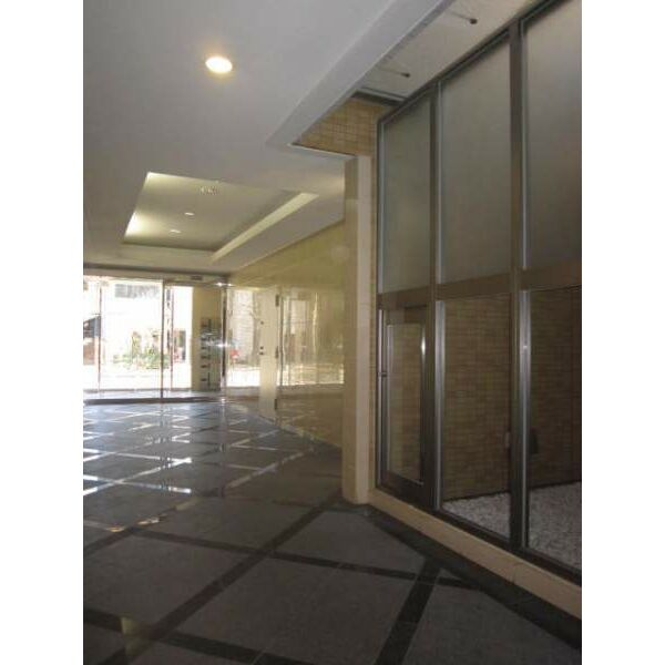 Latour OZAWAのロビー