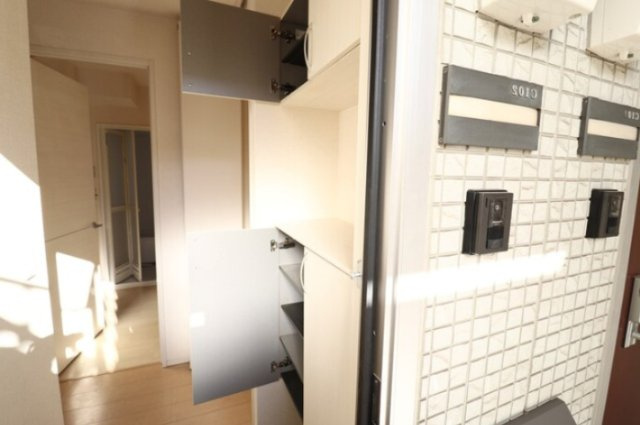 サンク・ルナCの玄関|シューズＢＯＸ