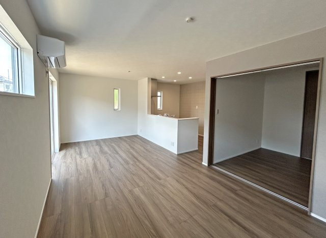【一宮市柳戸町 限定1邸】42坪×庭付き×長期優良住宅の居間・リビング
