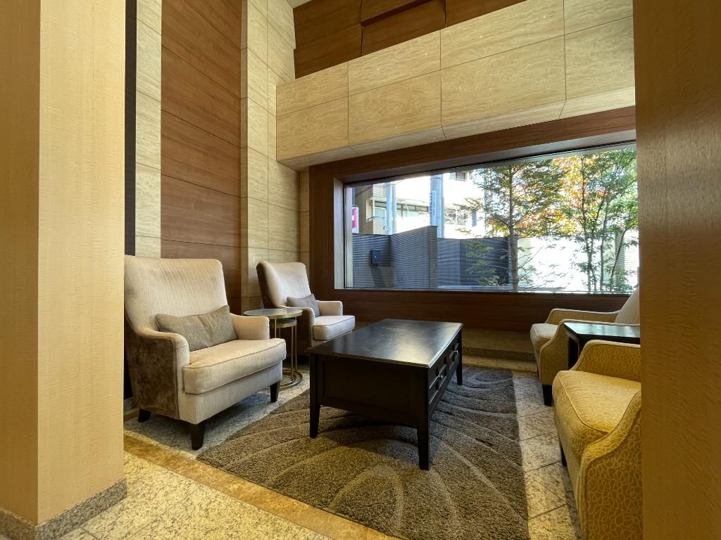 セルアージュ横濱カレイドのエントランス|落ち着いたエントランスです