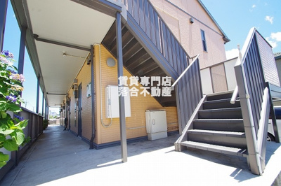 【エントランス】 | ジュネス・ドミール | 清潔なエントランス