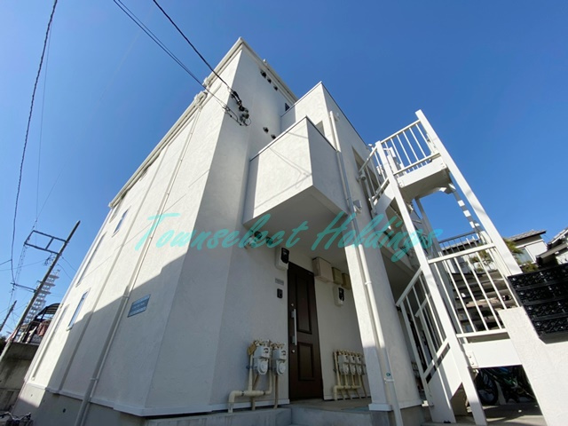 藤沢市本町２丁目のアパートの外観