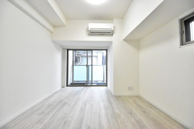 グランパーク東京EASTの居間・リビング