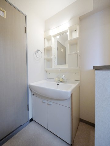 グランディール十日市の洗面所|※写真は別の部屋のものです。