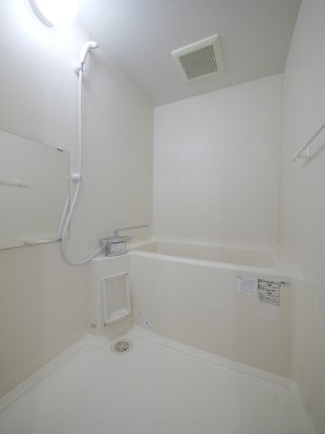 グランディール十日市の浴室|※写真は別の部屋のものです。