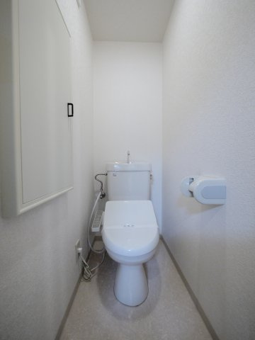 グランディール十日市のトイレ|※写真は別の部屋のものです。