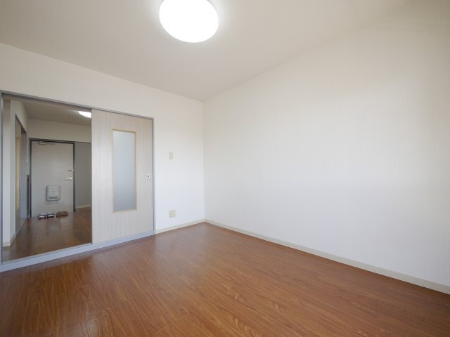 グランディール十日市の洋室|※写真は別の部屋のものです。