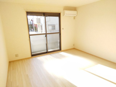 【内装】 | グレースヒルB | リビングにエアコン1台完備。