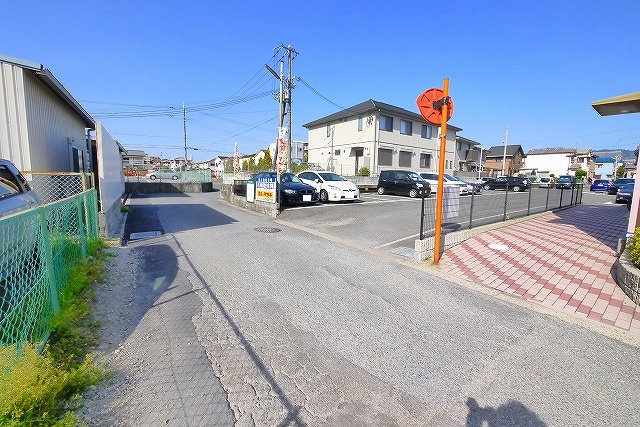 恋の窪駐車場の外観