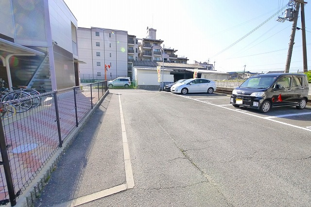 恋の窪駐車場の外観